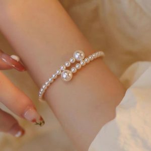 Lustrous Pearl Essence Bracelet